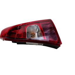 LANTERNA TRASEIRA DIREITA LOGAN 2011 A 2013 COM DETALHES