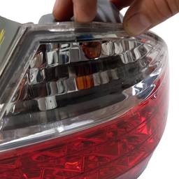 LANTERNA TRASEIRA DIREITA ACCORD 2013 A2015 (CANTO) QUEBRADA