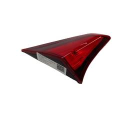 LANTERNA TRASEIRA ESQUERDA KICKS 2017 2018 A 2021 (MALA)