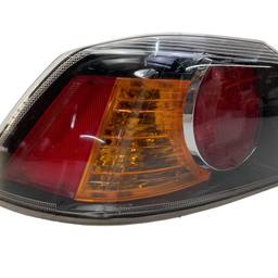 LANTERNA TRASEIRA ESQUERDA LANCER 2010 A 2019 COM DETALHES