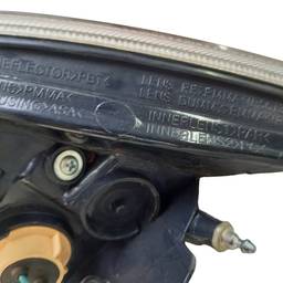 LANTERNA TRASEIRA ESQUERDA LANCER 2010 A 2019 COM DETALHES