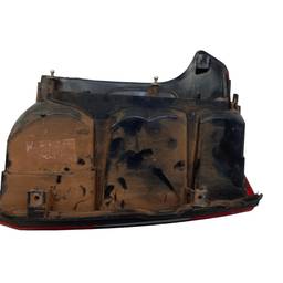 LANTERNA TRASEIRA DIREITA MONTANA 11/21 RÉ FUME COM DETALHES