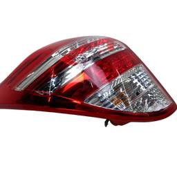 LANTERNA TRASEIRA ESQUERDA TOYOTA RAV4 2009 A 2012 QUEBRADA