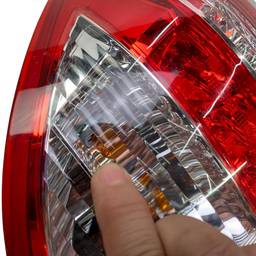 LANTERNA TRASEIRA ESQUERDA TOYOTA RAV4 2009 A 2012 QUEBRADA