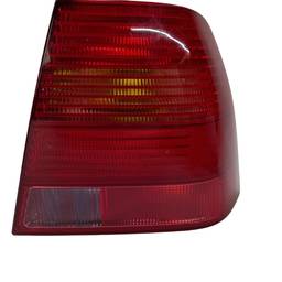 LANTERNA TRASEIRA DIREITA BORA 2001 A 2007 VERMELHA RE FOME