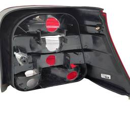 LANTERNA TRASEIRA ESQUERDA GOLF 1999 A 2006 BICOLOR