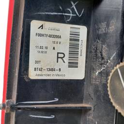 LANTERNA TRASEIRA DIREITA EDGE 2011 A 2014 QUEBRADA