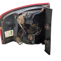 LANTERNA TRASEIRA DIREITA EDGE 2011 A 2014 QUEBRADA