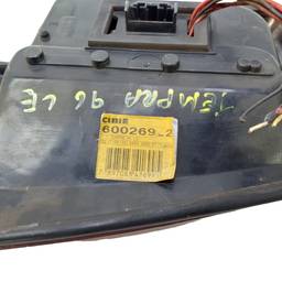 LANTERNA TRASEIRA ESQUERDA TEMPRA 1996 A 1999 BICOLOR