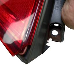 LANTERNA TRASEIRA ESQUERDA I30 2010 A 2012 QUEBRADA