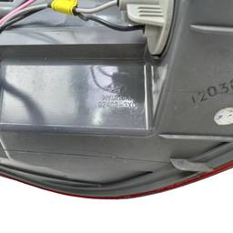 LANTERNA TRASEIRA DIR ELANTRA 2012 A 2016 (CANTO) QUEBRADA