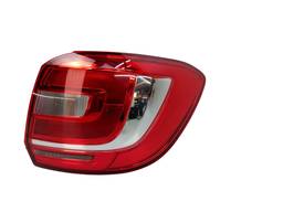 LANTERNA TRASEIRA DIREITA SANDERO 2015 A 2020 COM RISCOS