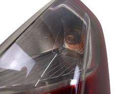 LANTERNA TRASEIRA DIREITA PUNTO 08/12 COM DETALHES