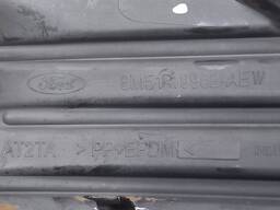 GRADE MOLDURA MILHA DIREITO FOCUS 2010 A 2013