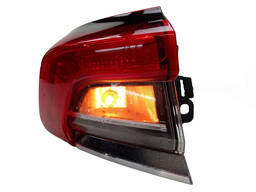 Lanterna T/E Corolla 20/ (canto) S/ Led Conserto No Suporte
