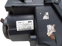 FAROL ESQUERDO AMAROK 2011/ C/ RISCOS NO VIDRO