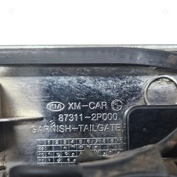 FRISO MOLDURA TAMPA TRASEIRA KIA SORENTO 2010 A 2013