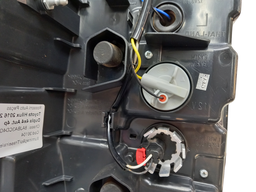 LANTERNA TRASEIRA DIREITA HILUX 2016 2017/ C/ LED C /DETALHE