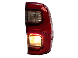 LANTERNA TRASEIRA DIREITA HILUX 2016 2017/ C/ LED C /DETALHE