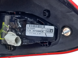 LANTERNA TRASEIRA ESQUERDA SPIN 2019/24 BORDA VERMELHA MALA