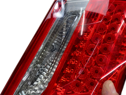 LANTERNA TRASEIRA ESQUERDA AZERA 2011 (MALA) LENTE QUEBRADA