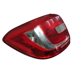 LANTERNA TRASEIRA ESQUERDA SANDERO 2015 A 2020 C/ DETALHE