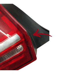 LANTERNA TRASEIRA ESQUERDA SANDERO 2015 A 2020 C/ DETALHE