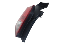 LANTERNA TRASEIRA ESQUERDA CRUZE 2012 A 2016 HATCH DETALHE