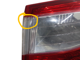 LANTERNA TRASEIRA DIREITA HB20 HATCH 2013/19 (CANTO) DETALHE