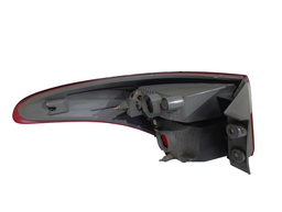 LANTERNA TRASEIRA DIREITA HB20 HATCH 2013/19 (CANTO) DETALHE