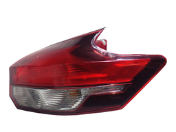 LANTERNA TRASEIRA DIREITA KICKS 2017 A 2021 (CANTO)