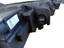 FAROL ESQUERDO TRACKER 2020/ C/ LED