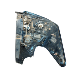 LANTERNA TRASEIRA DIREITA KICKS 2022/ (CANTO) C/ DETALHE