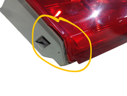 LANTERNA TRASEIRA ESQUERDA CRUZE 2017 A 2023 SEDAN (DETALHE)