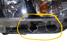 FAROL DIREITO YARIS 2019 2020 2021/ COM/ PROJETOR (DETALHE)