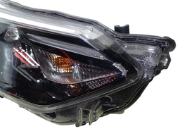 FAROL DIREITO YARIS 2019 2020 2021/ COM/ PROJETOR (DETALHE)