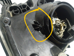 FAROL DIREITO FOX SPACE 2015 A 2022 FRISO CROMADO C/DETALHE