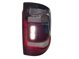 LANTERNA TRASEIRA DIREITA RAM 2500 3500 2019/.P/RETIRAR PEÇA