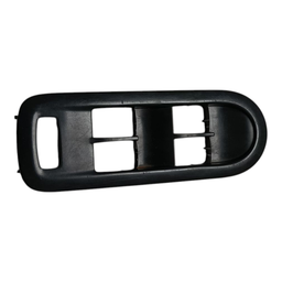 MOLDURA ACABAMENTO COMANDO DO VIDRO DIANTEIRO ESQUERDO RENAULT DUSTER 2.0 2014 A 2019