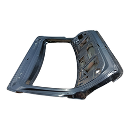 TAMPA TRASEIRA HB20 HATCH 2020 2021 A 2022 DETALHE