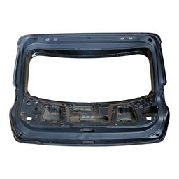 TAMPA TRASEIRA HB20 HATCH 2020 2021 A 2022 DETALHE