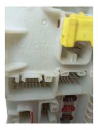 MODULO CAIXA FUSIVEL INTERNA HILUX SRV SW4 2.7 3.0 PP-TD30