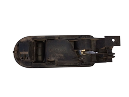 MAÇANETA INTERNA DIANTEIRA ESQUERDA PASSAT 1998 A 2005