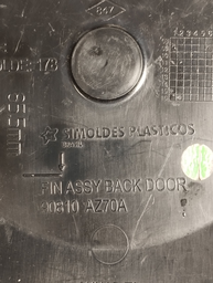 EMBLEMA TAMPA TRASEIRA NISSAN LIVINA