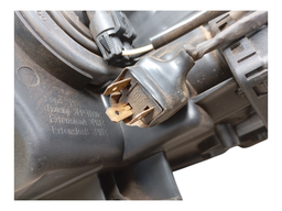 FAROL DIREITO HILUX 2016 2017 A 2020 C/ LED IMPORTADO