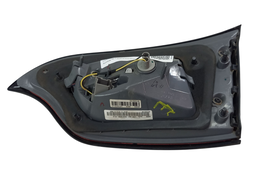 LANTERNA TRASEIRA ESQUERDAO CHEROKEE 2014 A 2015 (MALA)