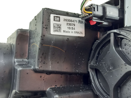 FAROL DIREITO TRACKER 2020 2021 A 2025 S/ LED