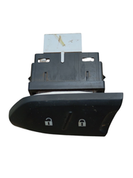 BOTAO TRAVA PORTAS ONIX PRISMA 2013 A 2020