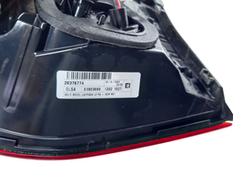 LANTERNA TRASEIRA ESQUERDA TRACKER 2020 2021 A 2025 (MALA)