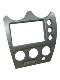 MOLDURA PAINEL CENTRAL FIESTA 2004 A 2012 PRATA 7S6518K257E